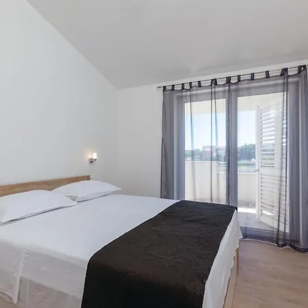 Apartman 2 Bedroom Amazing In Split
